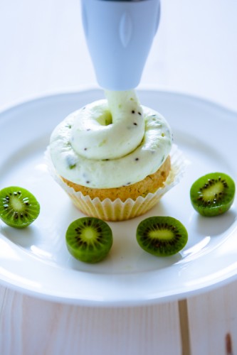 Nergi - Baby-Kiwis - Baby-Kiwi-Vanille-Cupcakes - kuechenchaotin.de