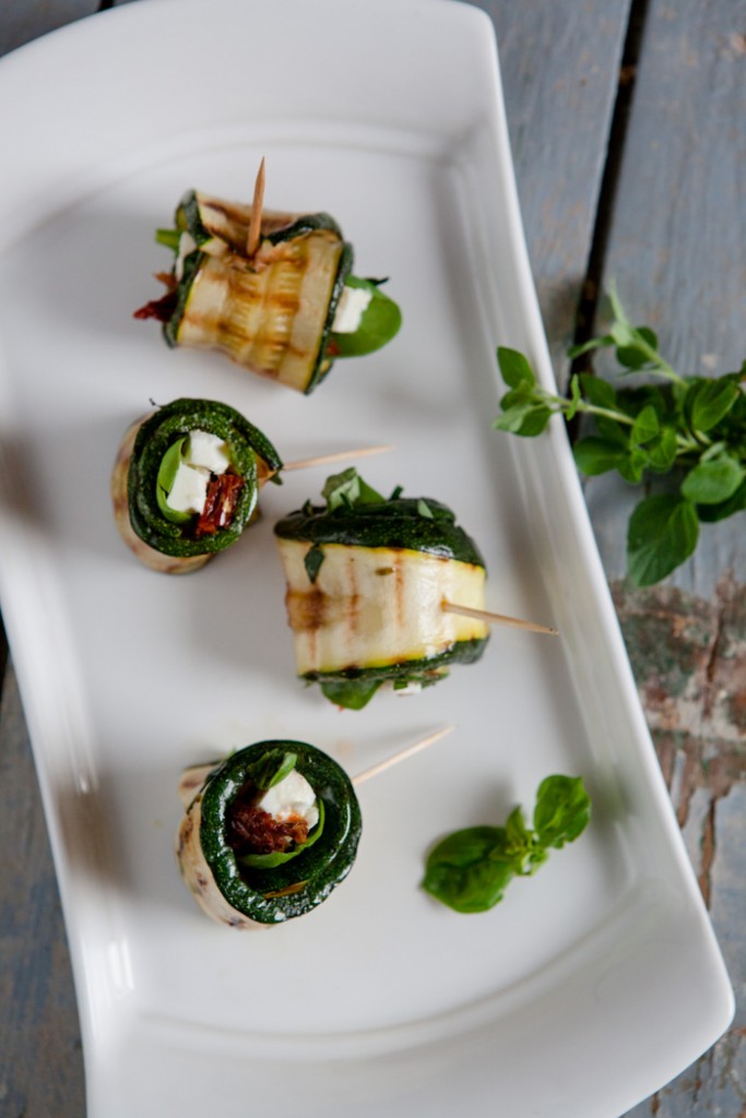 Mediterane Zucchiniröllchen - www.kuechenchaotin.de