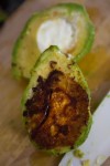 Avocado mit Ziegenkaese und Maracujadressing