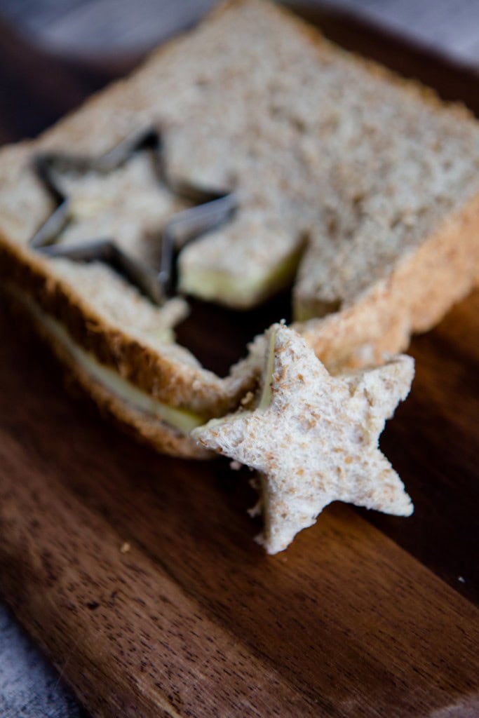 Long car trips are boring for kids. Why not make a fun and healthy bento box to keep them busy? Find all the ideas here!