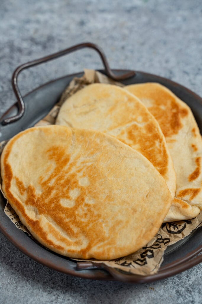 Naan Brot aus der Pfanne