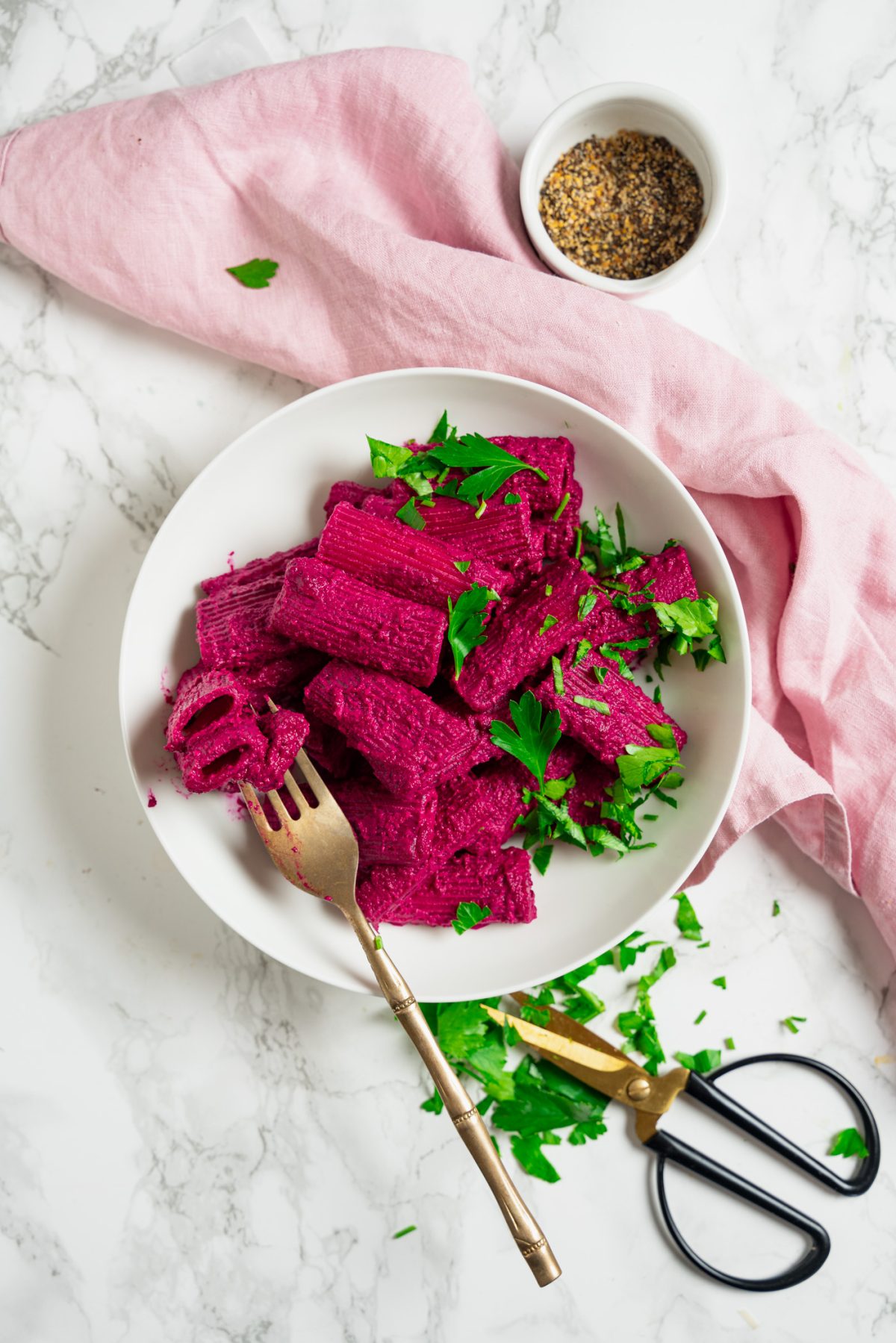 Pinke Barbie-Pasta Rezept: Rote Bete und Feta vereint in einer ...