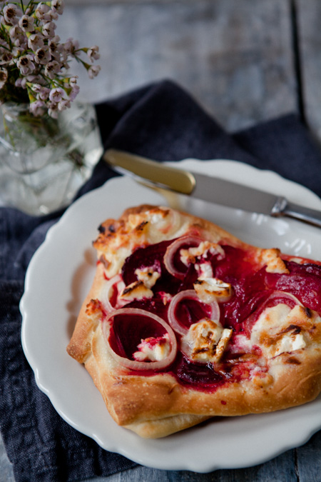 Rote Bete Pizza Mit Ziegenkase Und Honig Und Die Sache Mit Den Flecken Kuechenchaotin