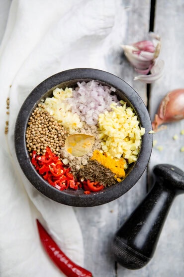 Rote Thai Curry Paste selber machen - www.kuechenchaotin.de