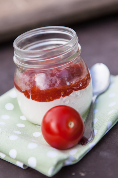Sahnejoghurt mit Tomatenkompott-3 - Kuechenchaotin