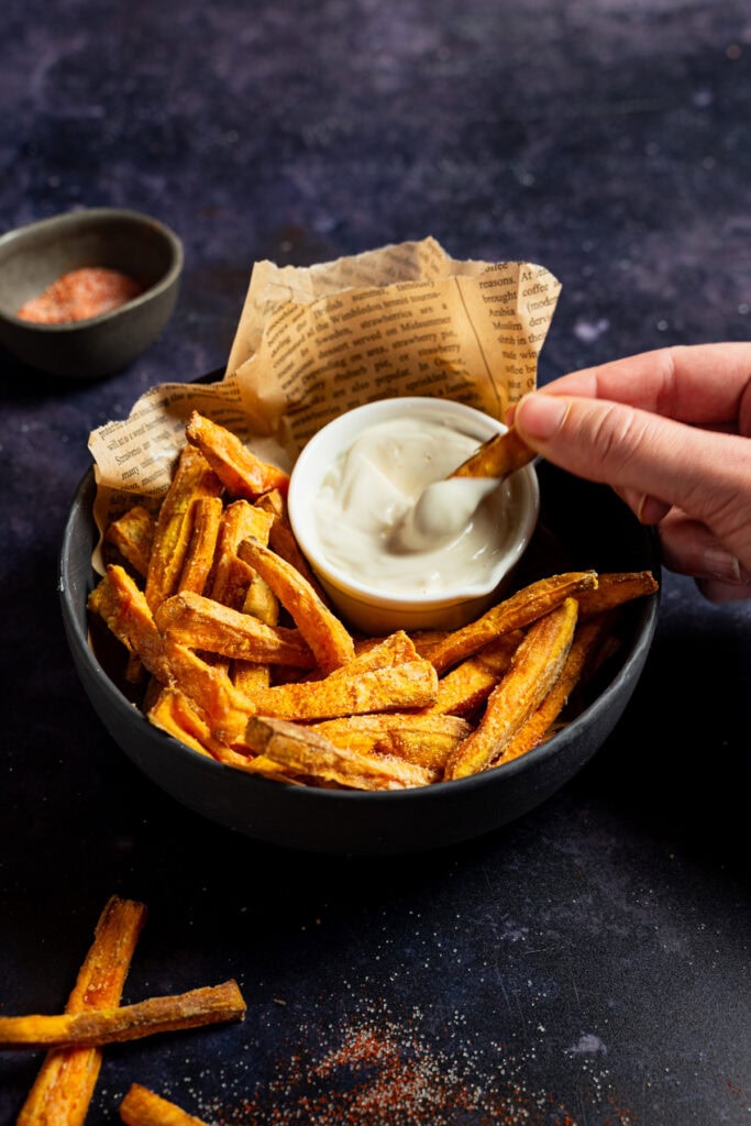 Knusprige Süßkartoffelpommes aus dem Airfryer