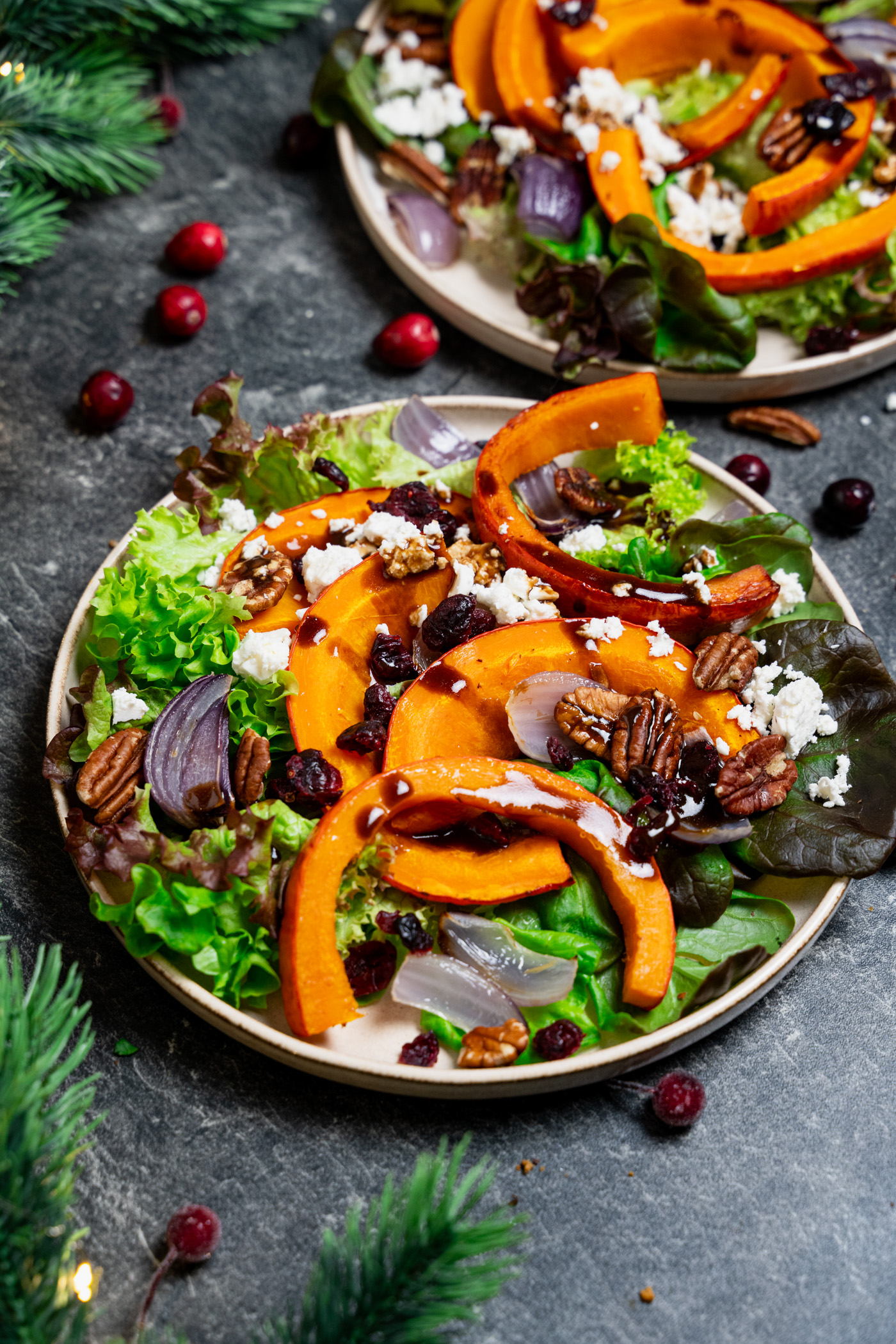 Vegetarisches Weihnachtsmenü ohne Stress - Gebackener Kuerbissalat - kuechenchaotin.de